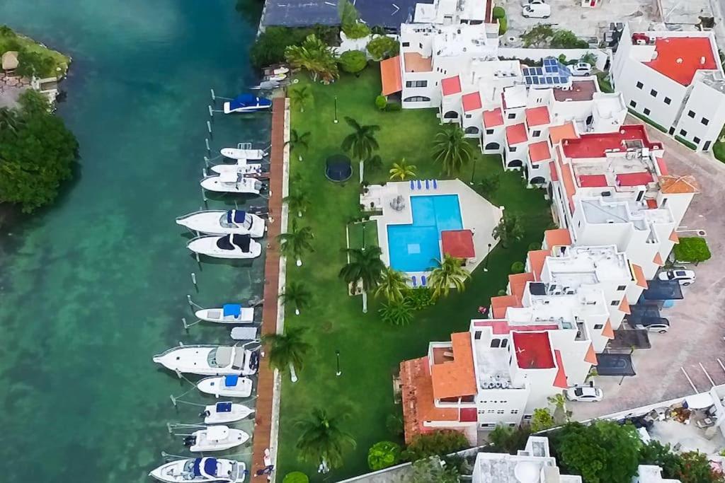 Charming Lagoon Front Villa By Casa Paraiso كانكون المظهر الخارجي الصورة