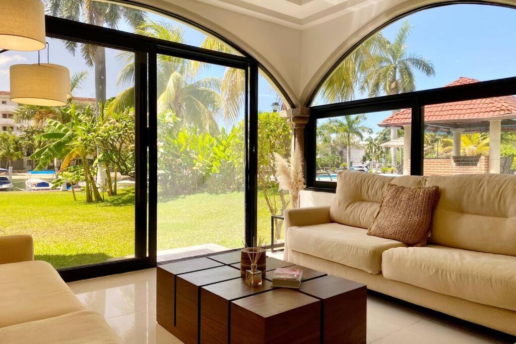 Charming Lagoon Front Villa By Casa Paraiso كانكون المظهر الخارجي الصورة