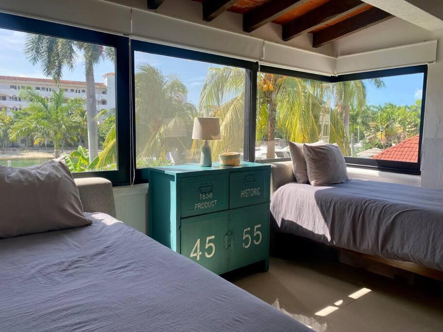 Charming Lagoon Front Villa By Casa Paraiso كانكون المظهر الخارجي الصورة