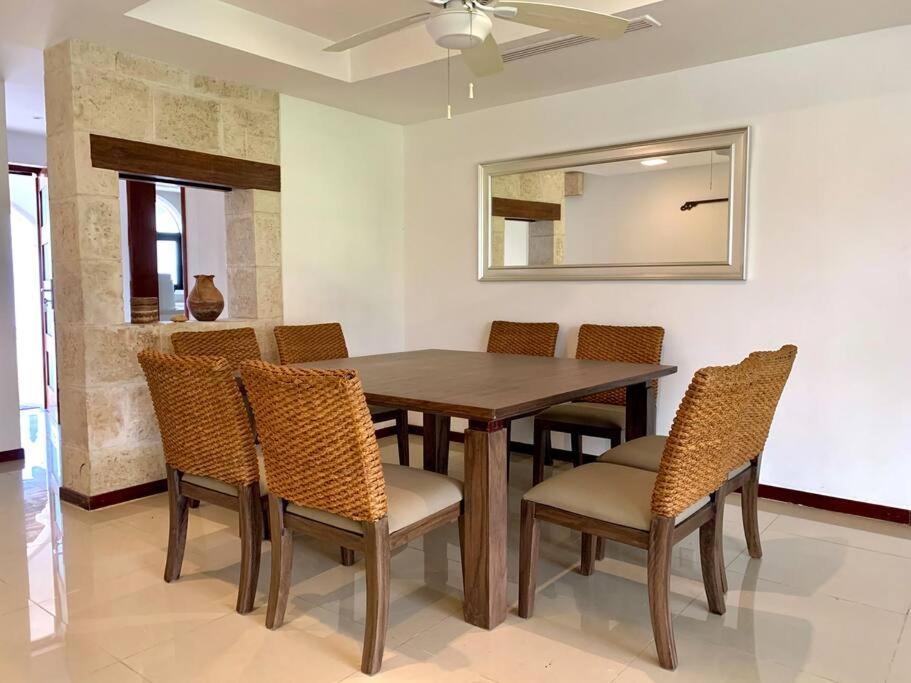 Charming Lagoon Front Villa By Casa Paraiso كانكون المظهر الخارجي الصورة